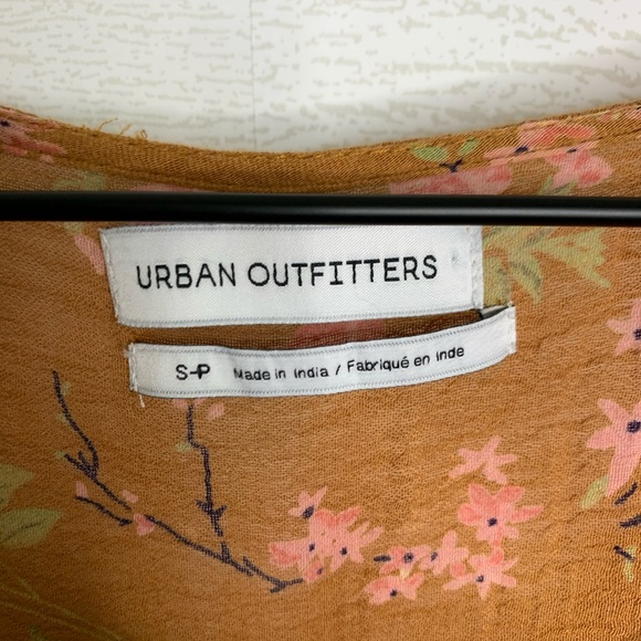 Urban outfitters mustard floral peplum crop top - Picture 4 of 7